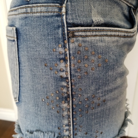 Shorts - Picture 3 of 3